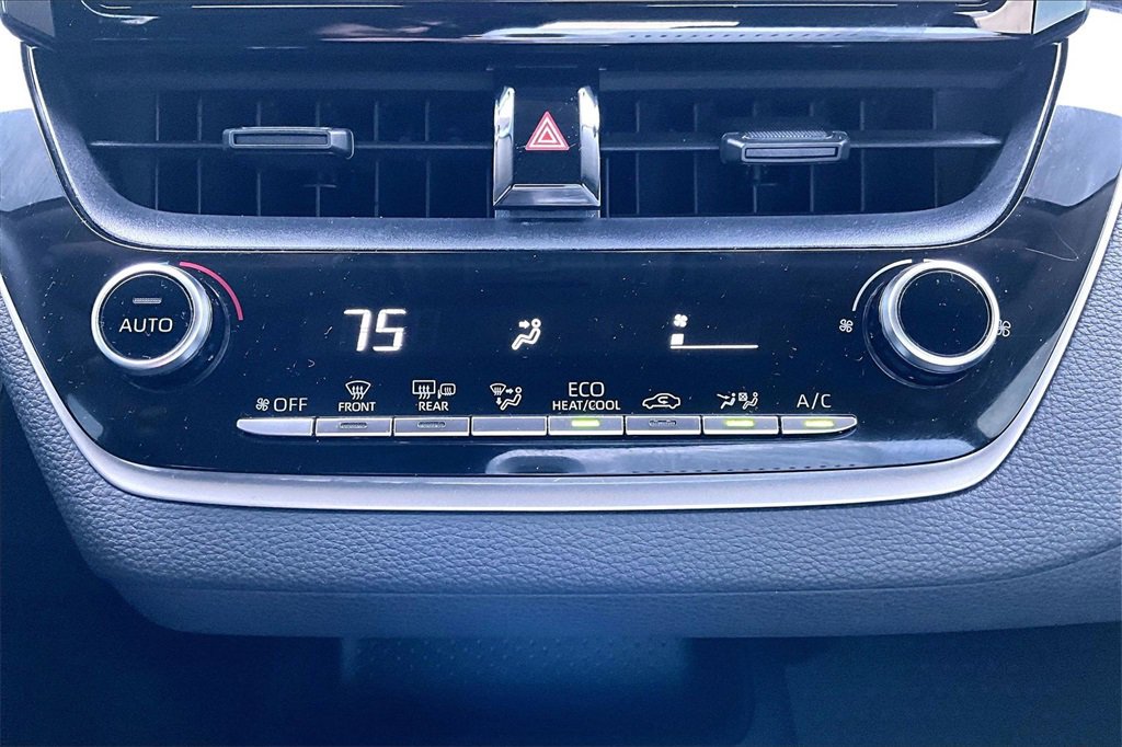 Used 2022 Toyota Corolla LE image 31