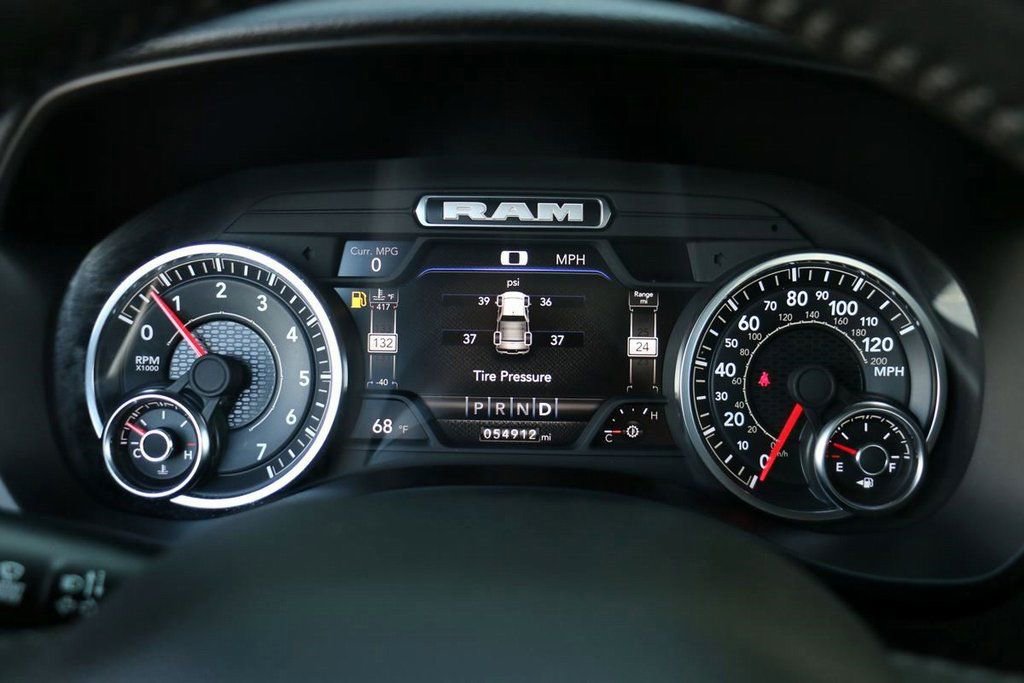 Used 2024 RAM 1500 Laramie image 12