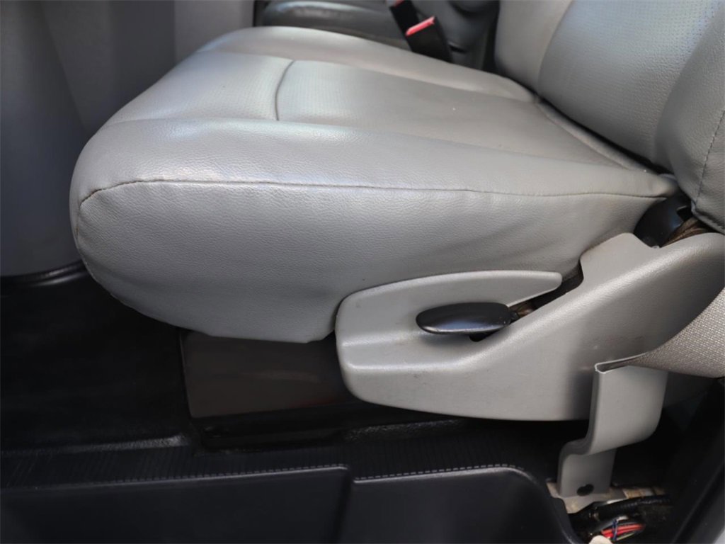 Certified 2022 Ford E-450 and Econoline 450 Super Duty w/ Power Windows & Locks Group image 15