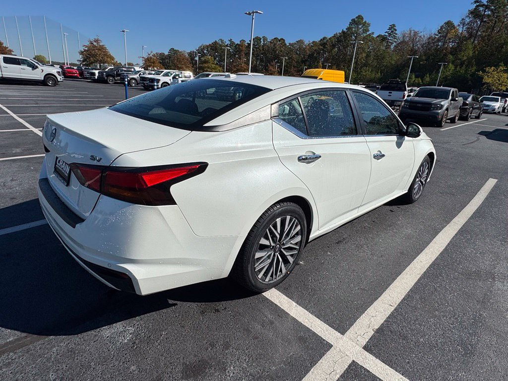 Used 2023 Nissan Altima 2.5 SV FWD image 7