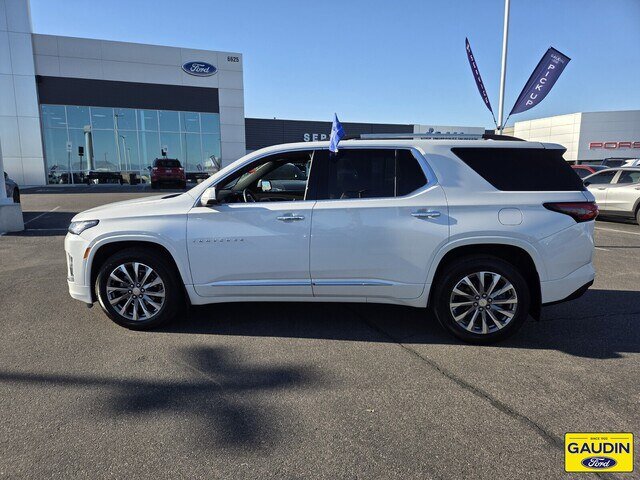 Used 2023 Chevrolet Traverse Premier FWD image 4