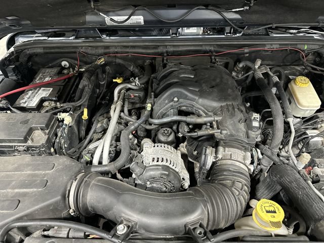Used 2017 Jeep Wrangler Unlimited Rubicon w/ Connectivity Group AWD/4WD image 22
