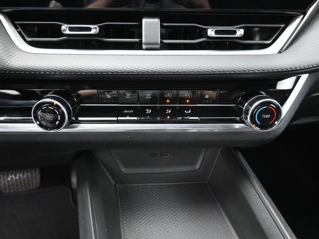 Used 2025 Chevrolet Equinox LT image 9