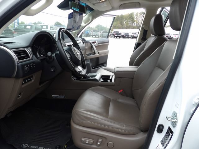 Used 2023 Lexus GX 460 Luxury w/ Accessory Package AWD/4WD image 23