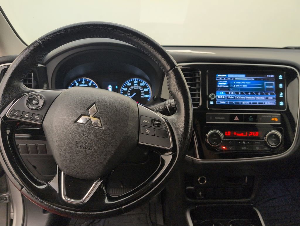 Used 2019 Mitsubishi Outlander SE FWD image 21
