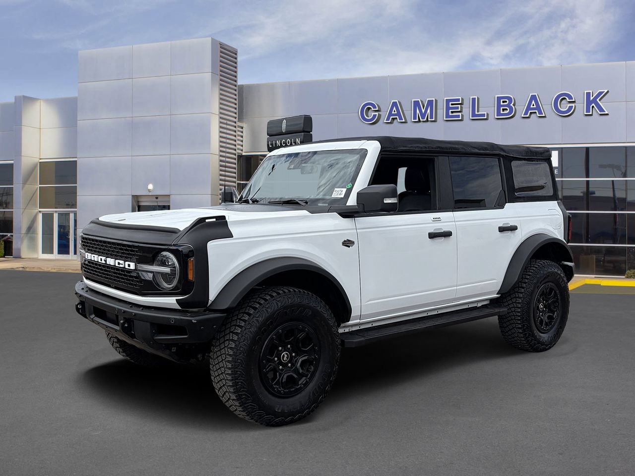 Certified 2022 Ford Bronco Wildtrak AWD/4WD image 2