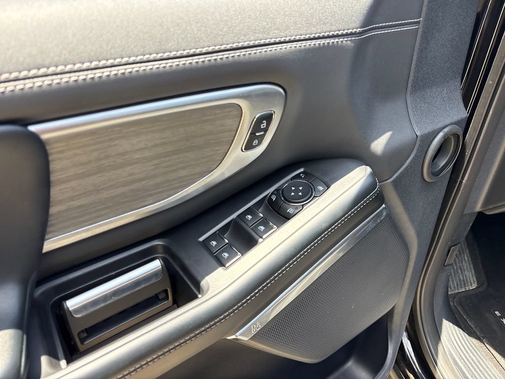 Certified 2025 Ford Expedition Platinum AWD/4WD image 18