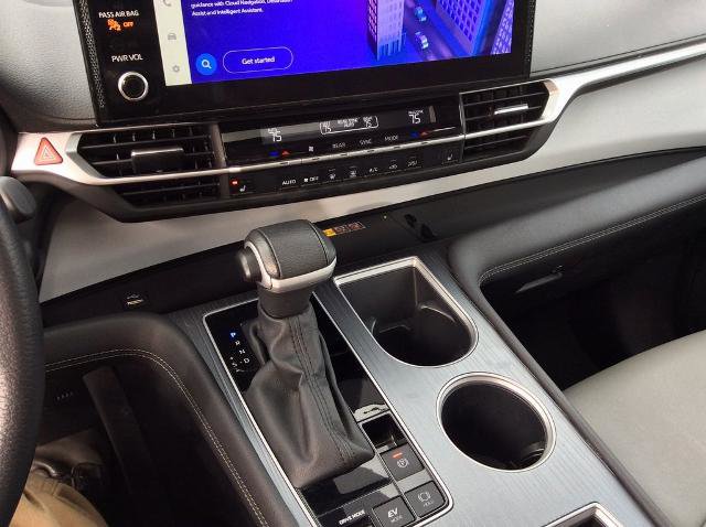 Used 2025 Toyota Sienna XLE image 24