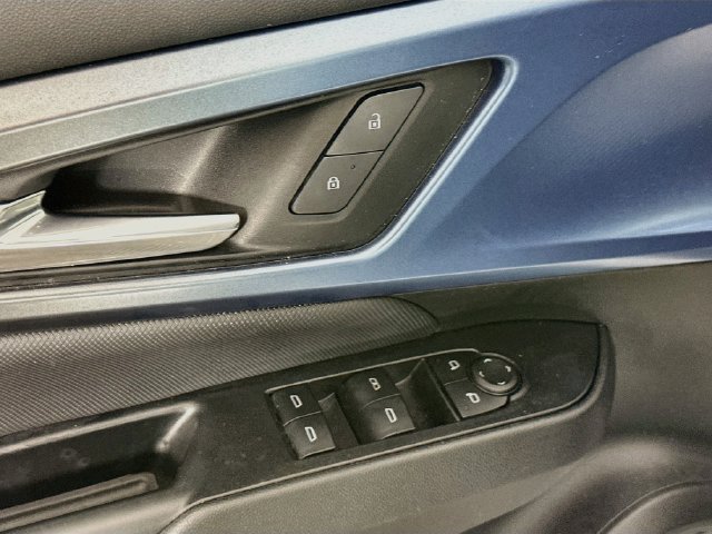 Used 2025 Chevrolet Equinox EV LT w/ Convenience Package FWD image 24