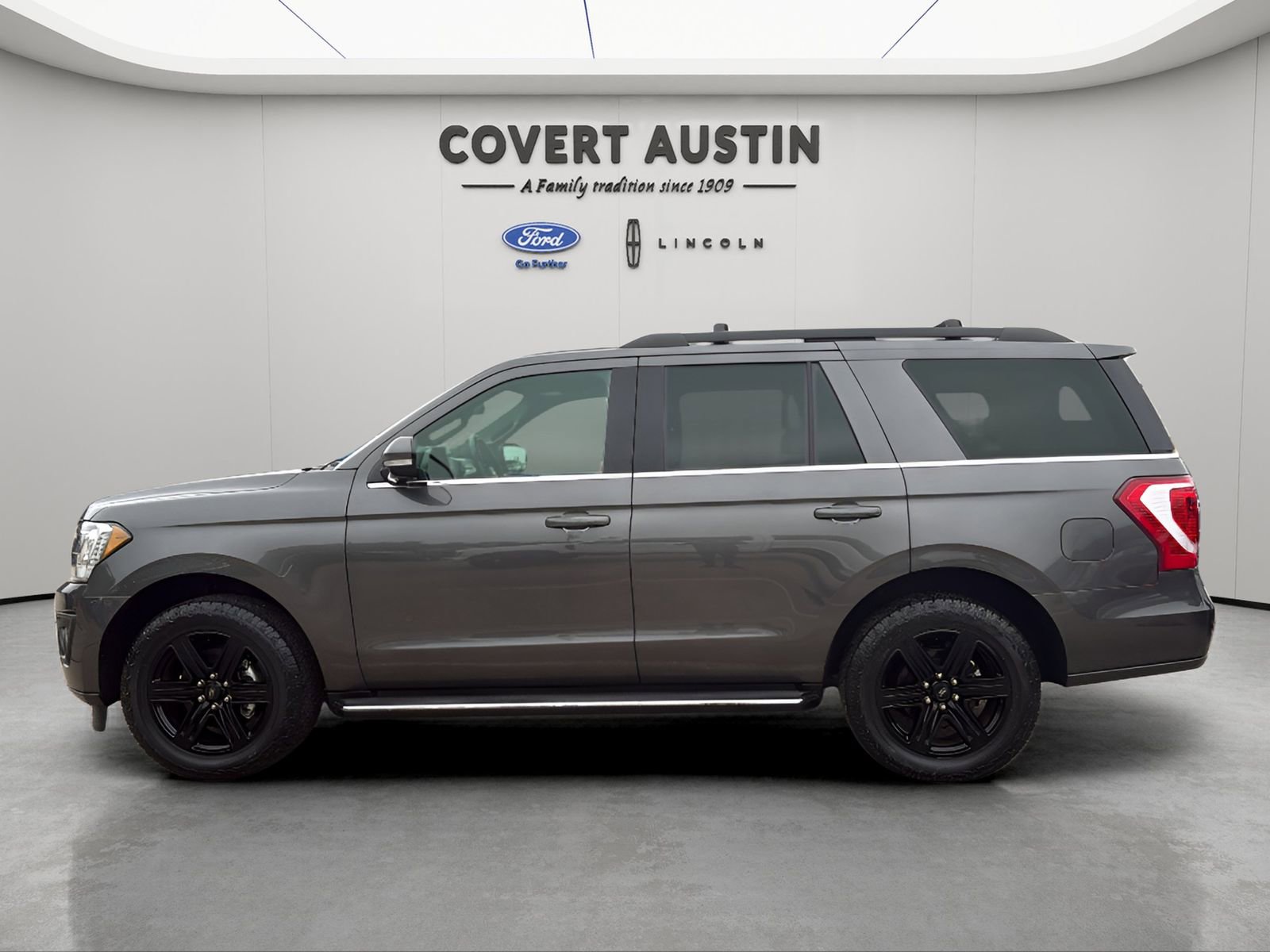 Certified 2021 Ford Expedition XLT RWD image 2