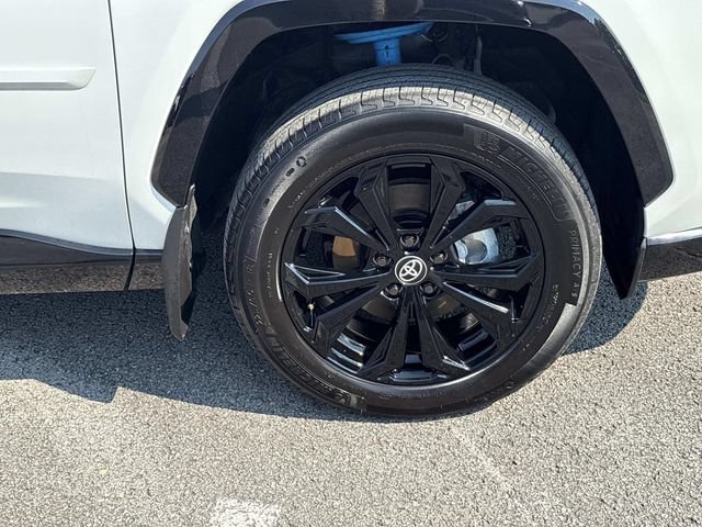 Used 2025 Toyota RAV4 XSE w/ Weather Package AWD/4WD image 9