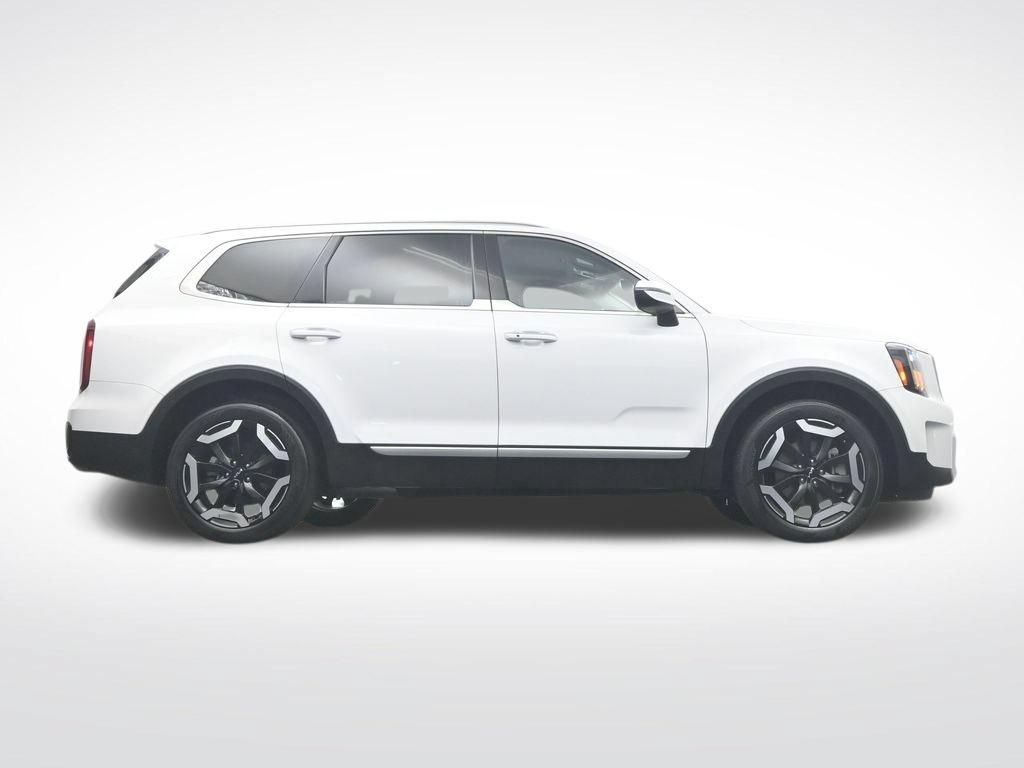 Used 2025 Kia Telluride S FWD image 43