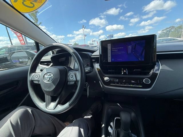 Used 2025 Toyota Corolla LE FWD image 24