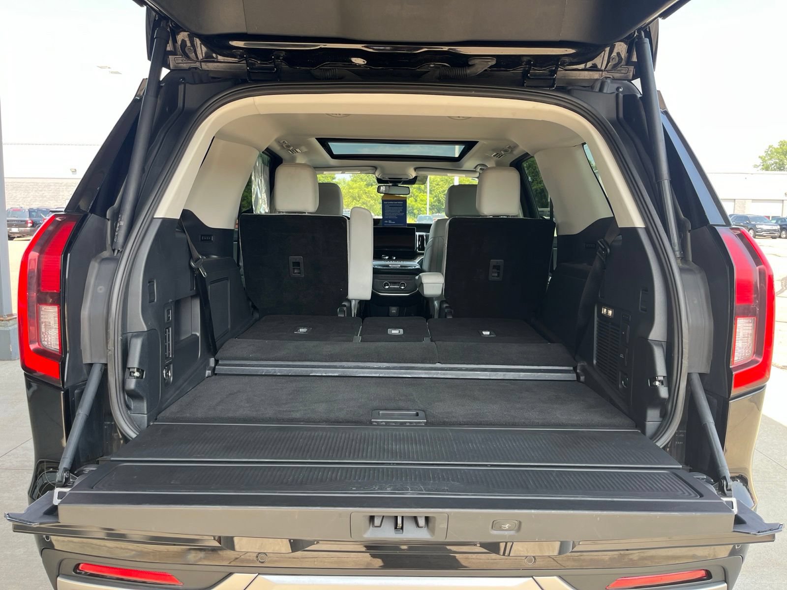Certified 2025 Ford Expedition Platinum AWD/4WD image 7