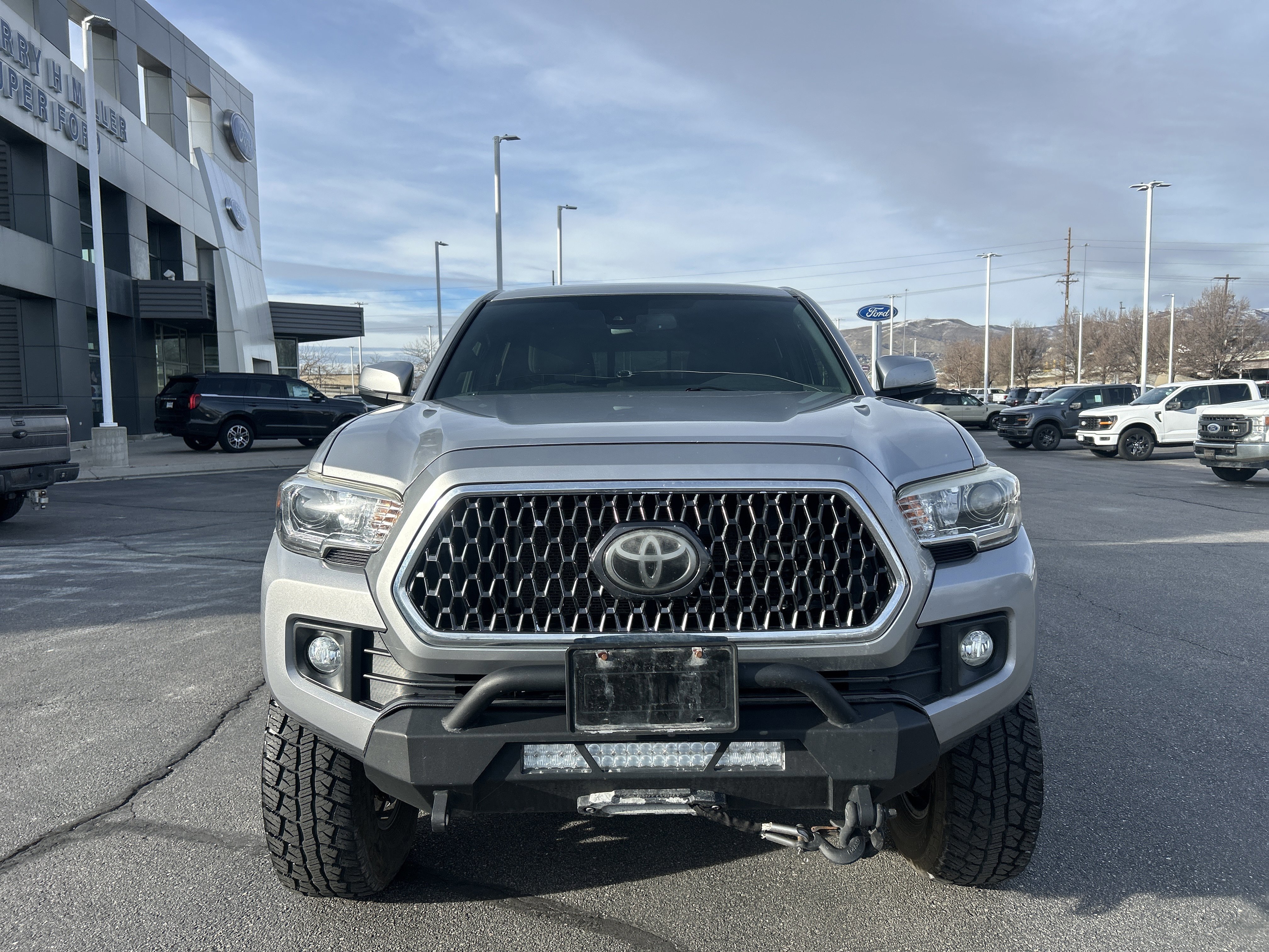 Used 2018 Toyota Tacoma TRD Off-Road image 8