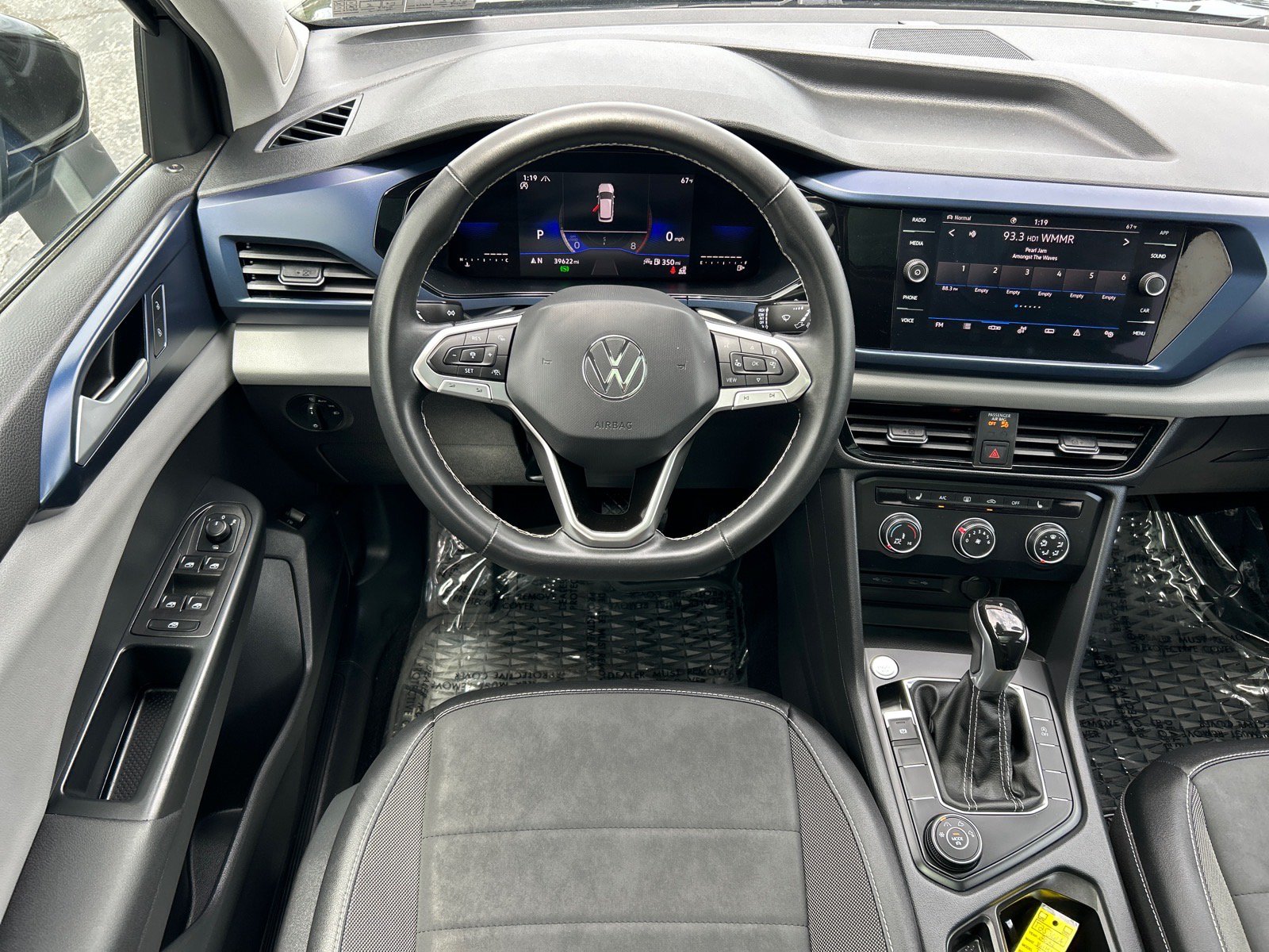 Used 2022 Volkswagen Taos SE w/ Panoramic Sunroof Package AWD/4WD image 5