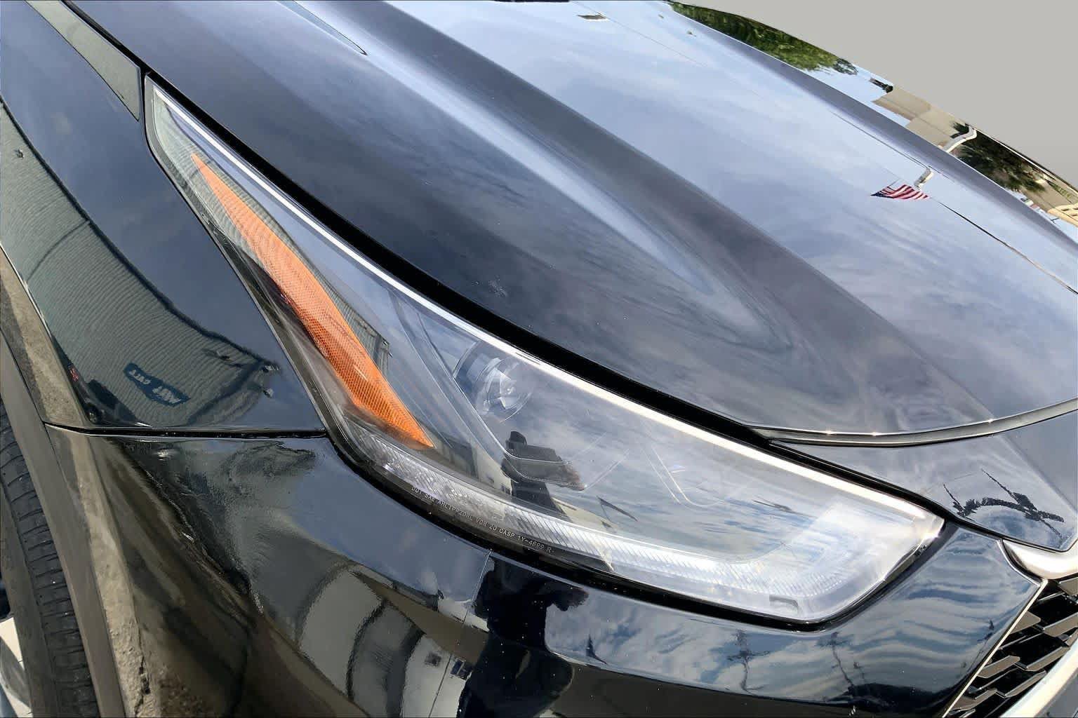 Used 2022 Toyota Highlander XLE AWD/4WD image 25