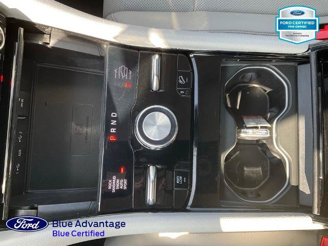 Used 2023 Jeep Grand Cherokee Overland w/ Luxury Tech Group IV AWD/4WD image 11