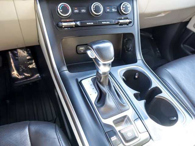 Used 2023 Kia Carnival LX FWD image 25
