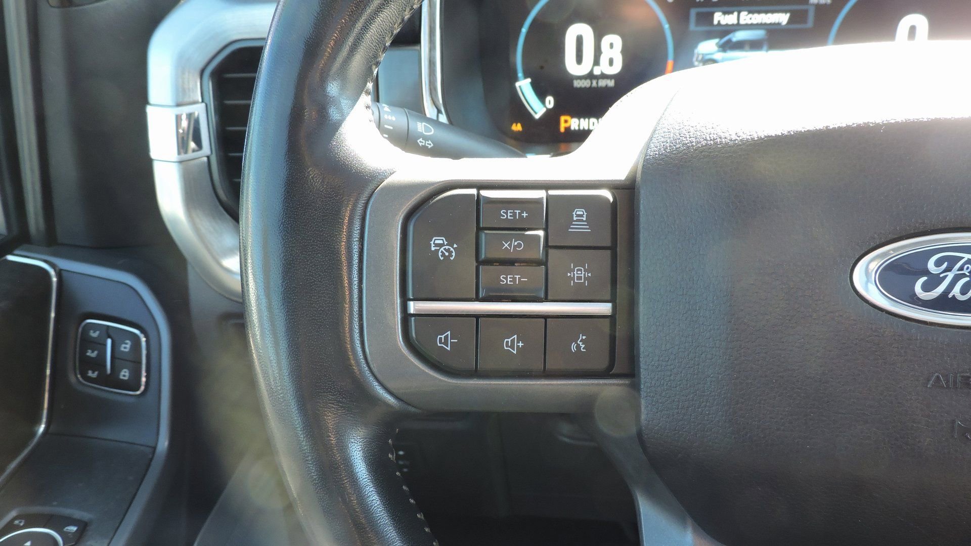 Certified 2022 Ford F150 Lariat w/ Equipment Group 502A High image 32