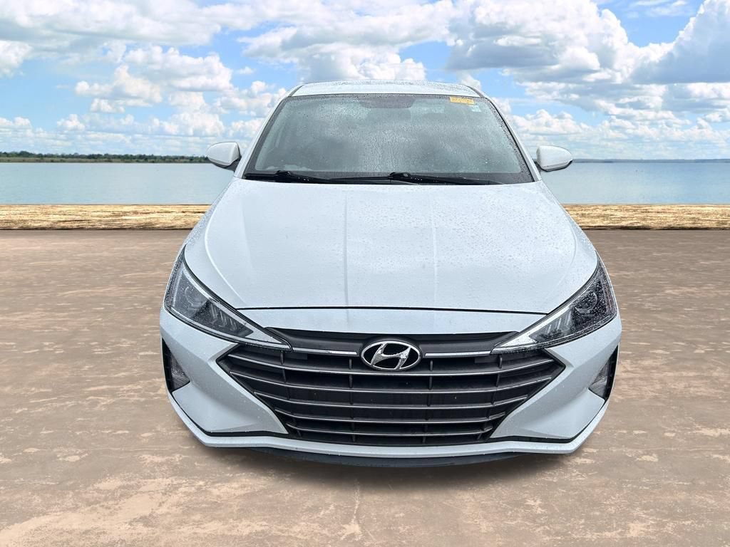 Used 2019 Hyundai Elantra SE FWD image 2
