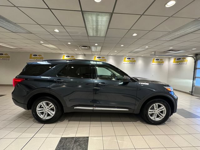 Certified 2024 Ford Explorer XLT AWD/4WD image 3