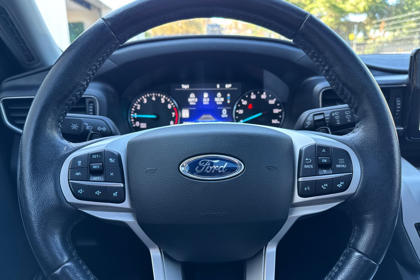 Certified 2020 Ford Explorer XLT w/ Equipment Group 202A AWD/4WD image 25