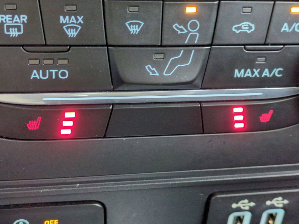 Certified 2020 Ford EcoSport SE w/ SE Convenience Package image 28