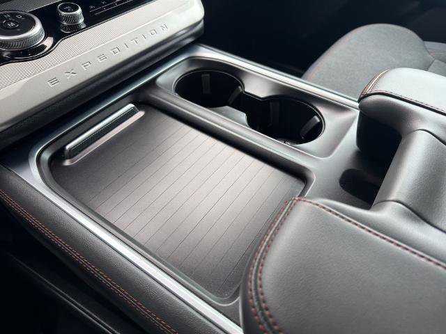 Certified 2025 Ford Expedition Active image 32