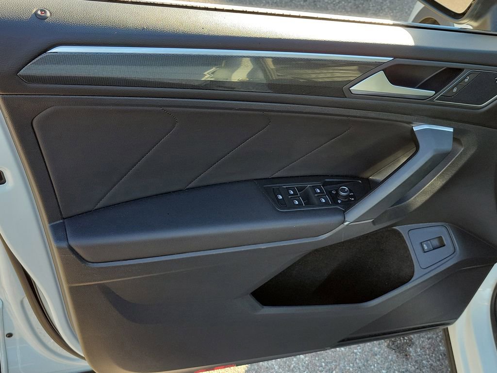 Used 2019 Volkswagen Tiguan SEL Premium image 23