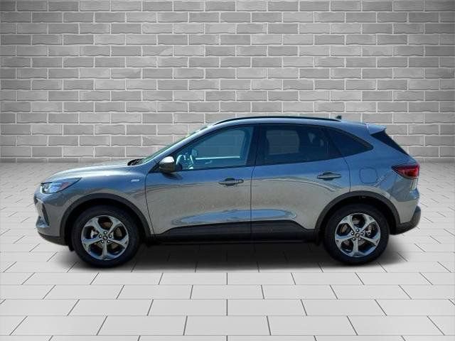 Certified 2025 Ford Escape ST-Line w/ Cold Weather Package AWD/4WD image 8