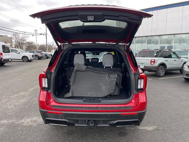Certified 2025 Ford Explorer ST-Line w/ Premium Package image 13