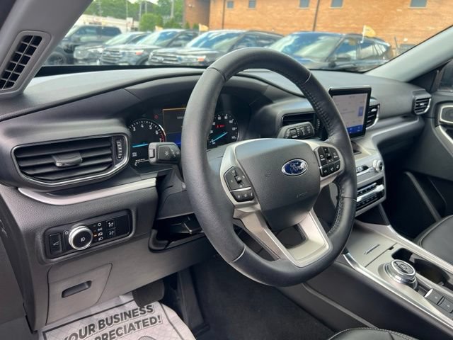 Certified 2023 Ford Explorer XLT w/ Equipment Group 202A AWD/4WD image 7