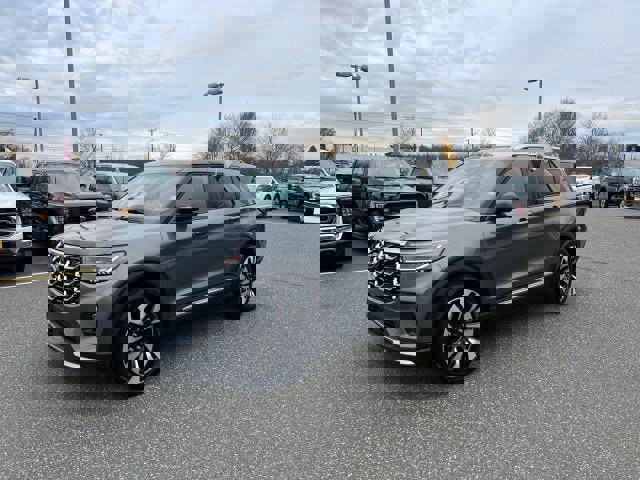 Certified 2025 Ford Explorer Platinum w/ LUX Leather Package video 3