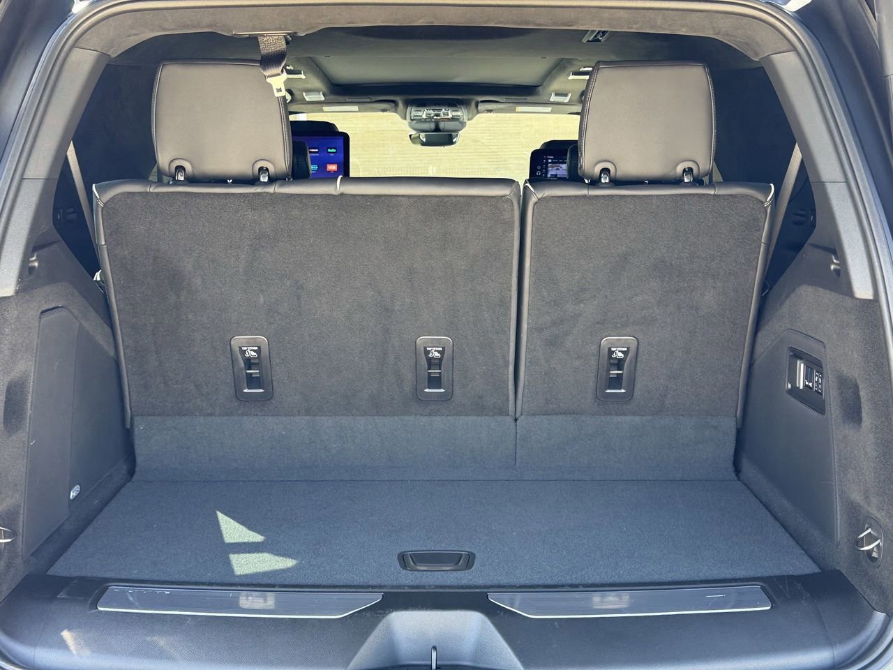 Used 2025 Cadillac Escalade Sport Platinum image 29