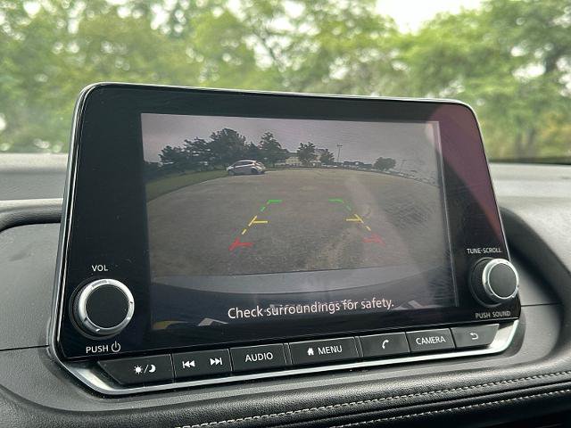 Used 2025 Nissan Rogue SV AWD/4WD image 4