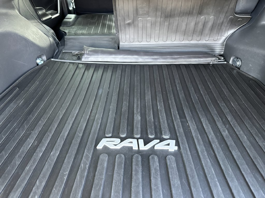 Used 2023 Toyota RAV4 XLE Premium FWD image 14