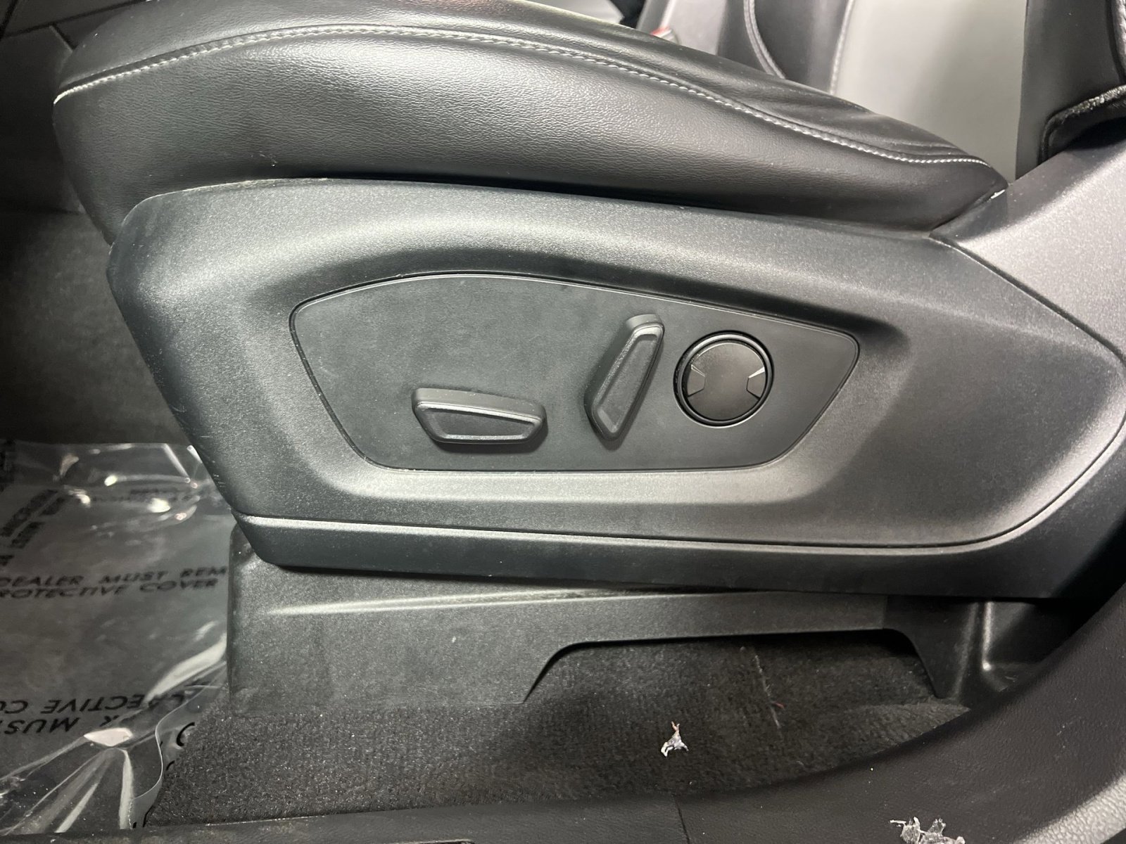 Certified 2022 Ford Explorer XLT w/ Equipment Group 202A image 14