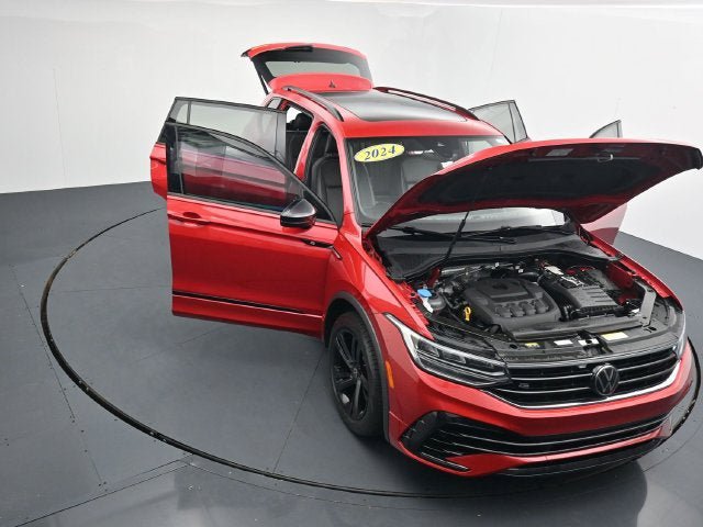 Used 2024 Volkswagen Tiguan SE R-Line FWD image 48