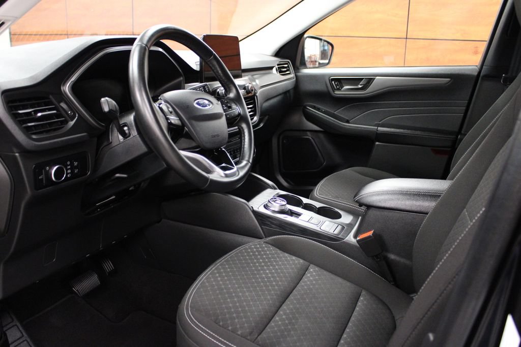 Certified 2024 Ford Escape Active w/ Cold Weather Package FWD image 16