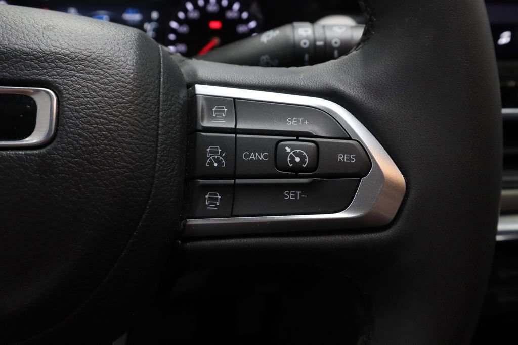 Used 2023 Jeep Compass Limited image 30