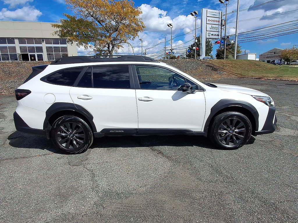 Used 2025 Subaru Outback Onyx Edition AWD/4WD image 32