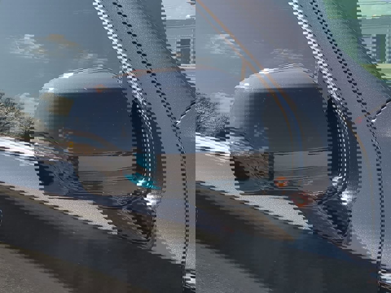 Used 2023 GMC Yukon XL Denali Ultimate image 10