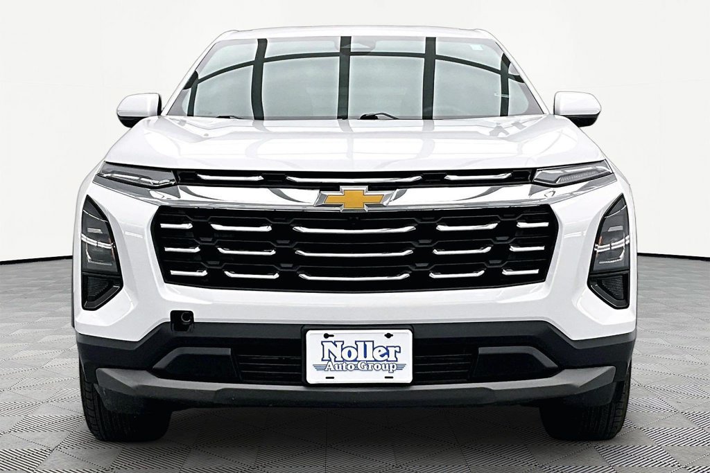 Used 2026 Chevrolet Equinox LT AWD/4WD image 3