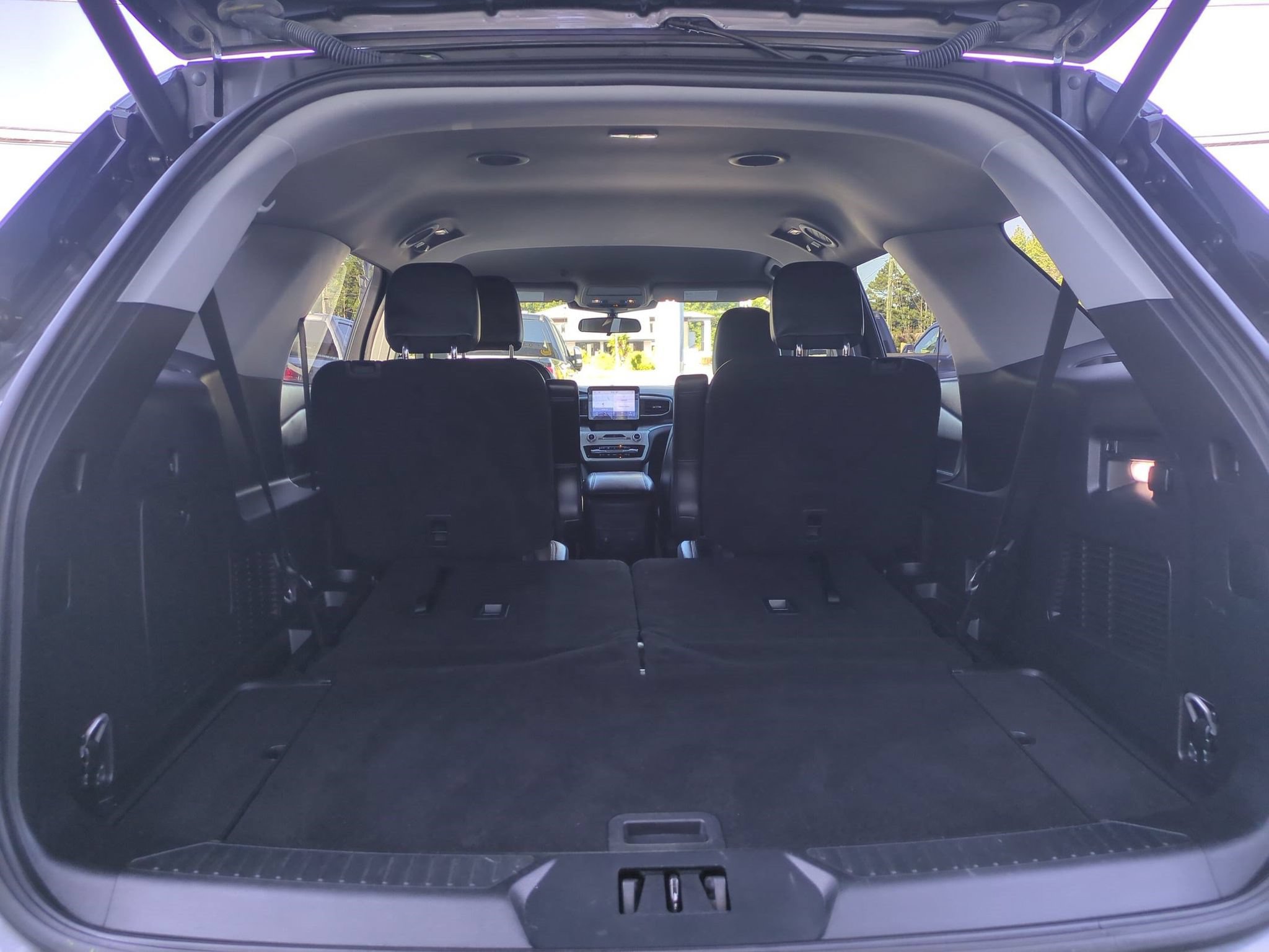Certified 2023 Ford Explorer XLT w/ Equipment Group 202A RWD image 7