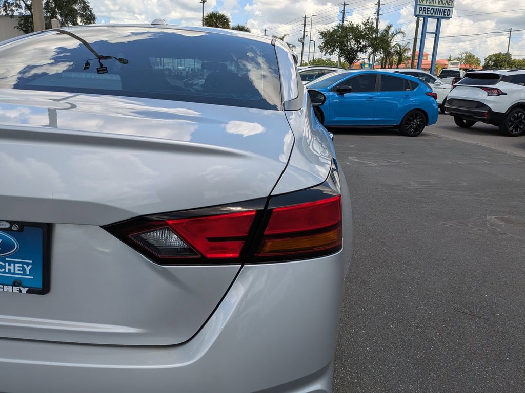 Used 2020 Nissan Altima 2.5 S FWD image 12