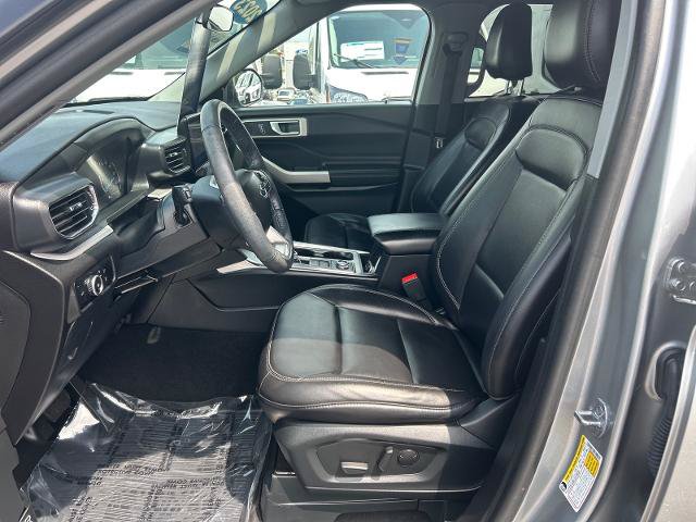 Certified 2023 Ford Explorer XLT w/ Equipment Group 202A AWD/4WD image 8