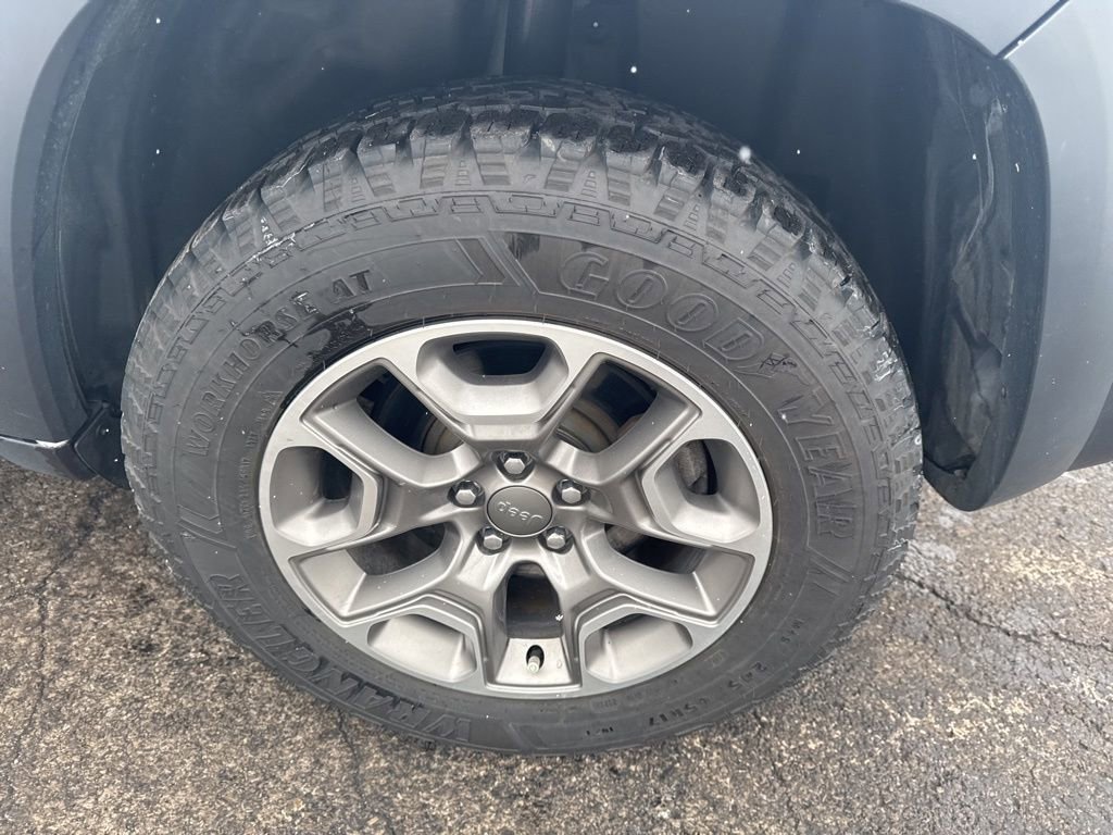 Used 2022 Jeep Cherokee Trailhawk w/ Premium Leather Package image 51