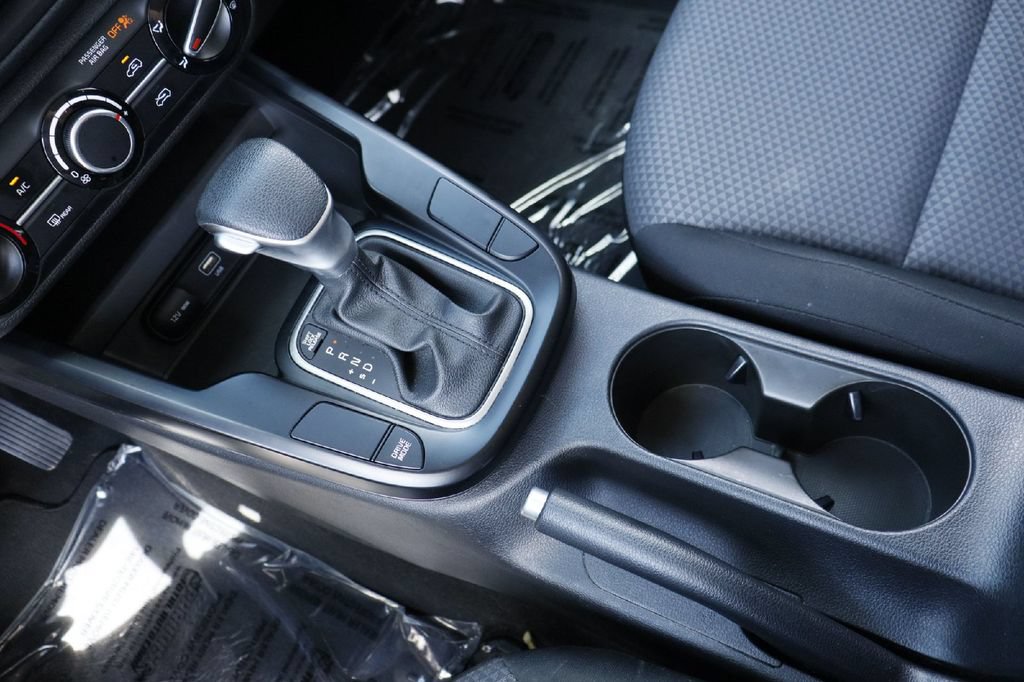 Used 2024 Kia Soul LX w/ Option Group 015 FWD image 12