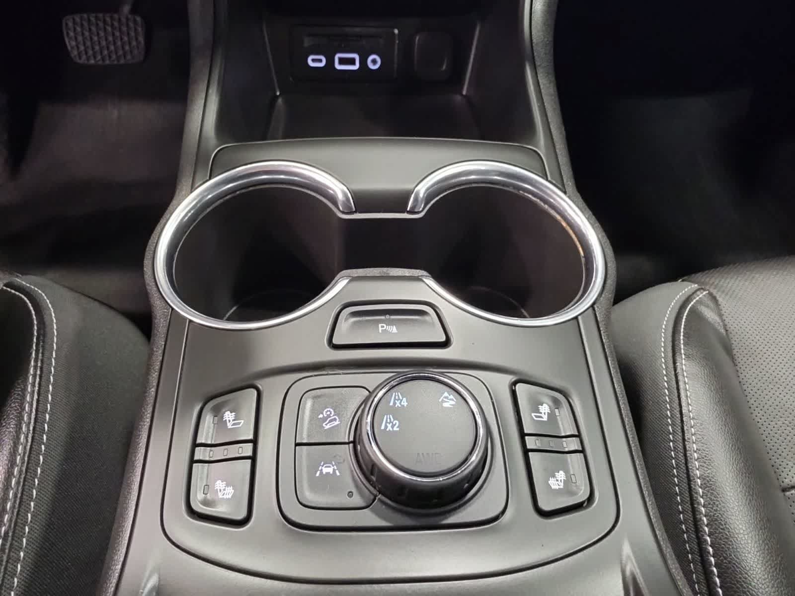 Used 2022 GMC Terrain SLT w/ Infotainment Package II AWD/4WD image 26